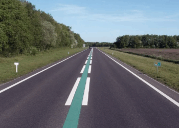 groene lijn op de weg