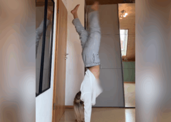 handstand onthult meer