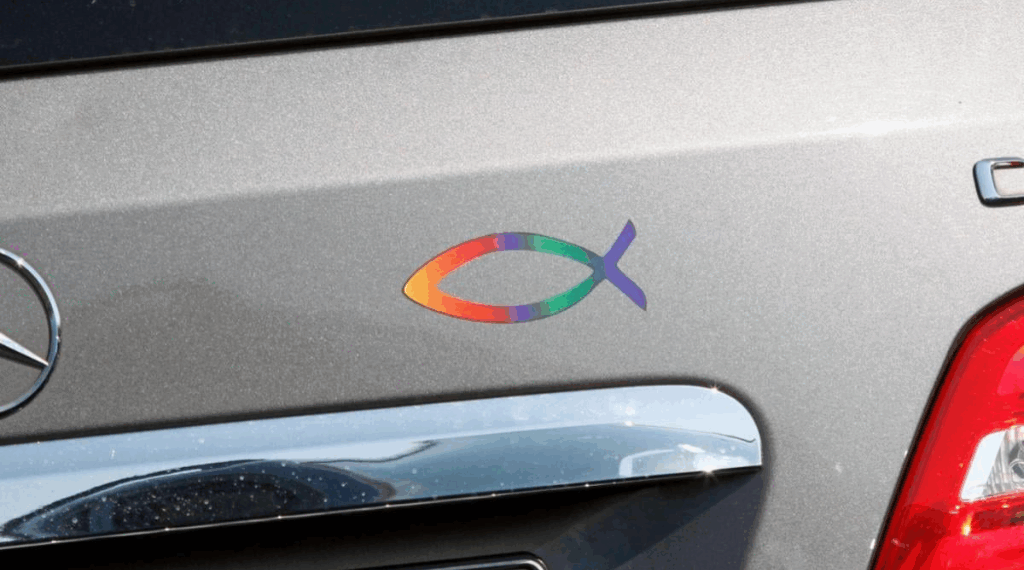 vissticker op een auto