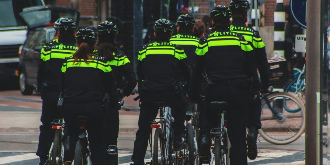 Wat verdient een politieagent na 10 jaar werken