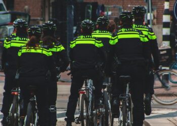 Wat verdient een politieagent na 10 jaar werken