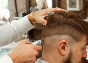 knipbeurt bij de kapper