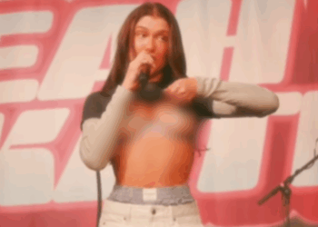 optreden zangeres viraal