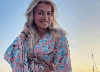 bikinifoto's van Sensi Lowe