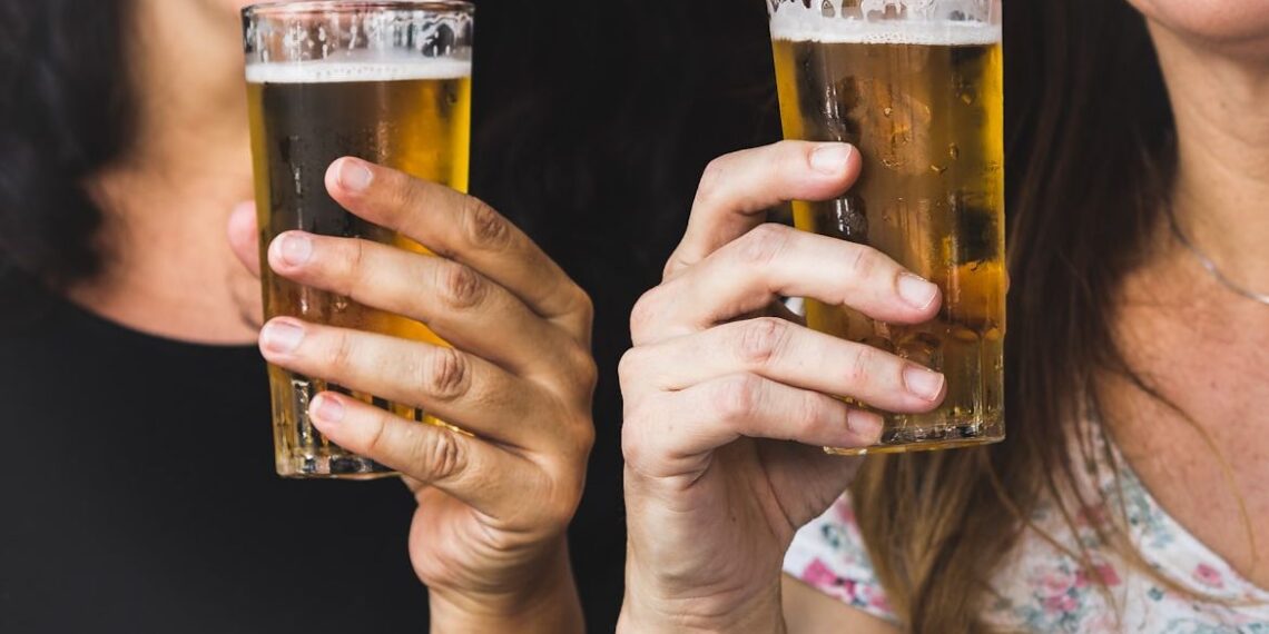 bierdrinkende vrouwen