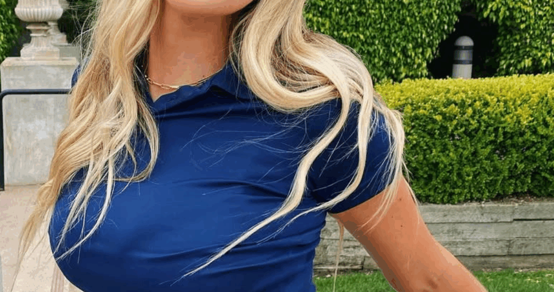Kayla Simmons zomeruniform