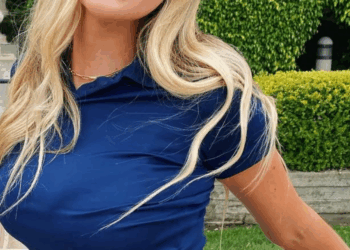 Kayla Simmons zomeruniform