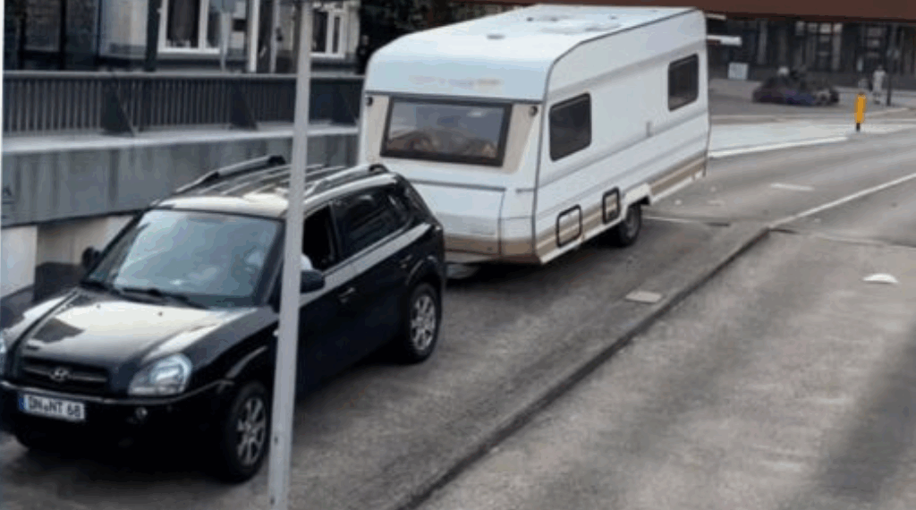 caravan parkeergarage ongeluk