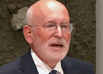Frans Timmermans onder vuur