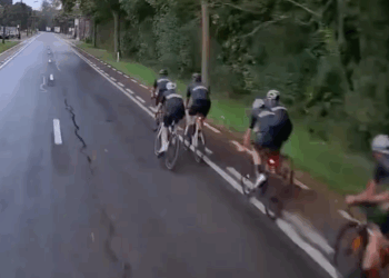 spanningen tussen vrachtwagenchauffeurs en wielrenners