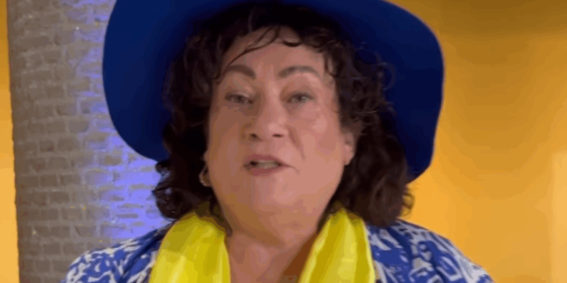 Caroline van der Plas