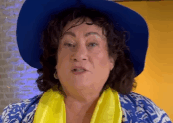 Caroline van der Plas