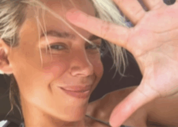 Nicolette Kluijver bikini